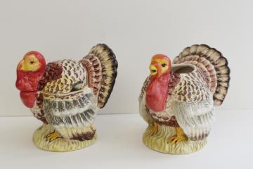 catalog photo of 1990s vintage Thanksgiving turkeys, ceramic tom turkey cream pitcher & sugar set