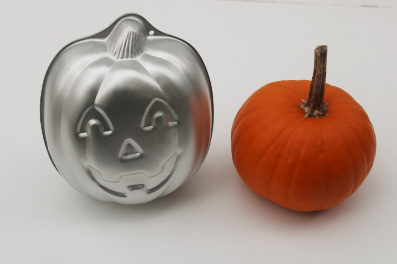 photo of 1990s vintage Wilton Halloween jack o lantern pumpkin mold, two piece cake pan 3D shape  #1