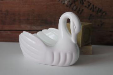 1990s vintage plastic milk glass swan soap dish, shabby chic cottage grandmacore 