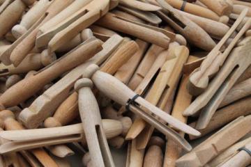 catalog photo of 200 vintage wood clothespins, primitive old wooden clothespin lot