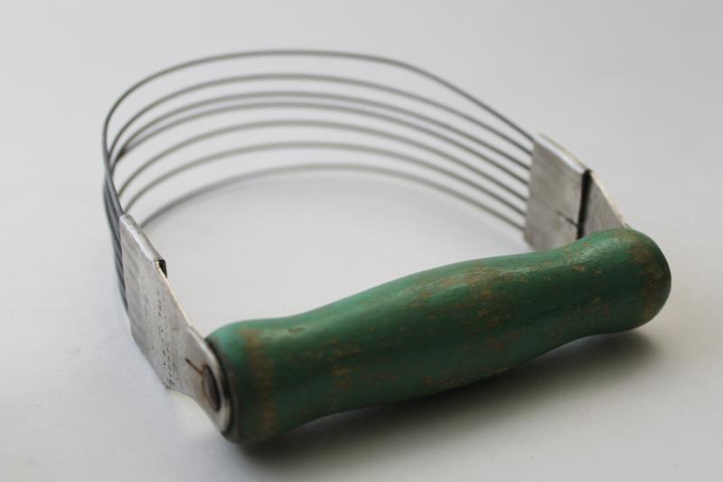 photo of 20s vintage Androck pastry blender, wire w/ green painted wood handle kitchen utensil #3