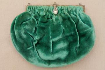 catalog photo of 20s vintage flapper evening bag, emerald green velvet purse w/ french clasp