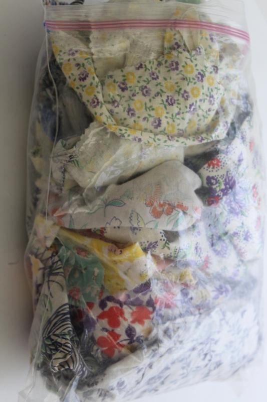 photo of 30s 40s 50s vintage cotton print feed sack fabric scraps, pieces for quilting sewing crafts #3