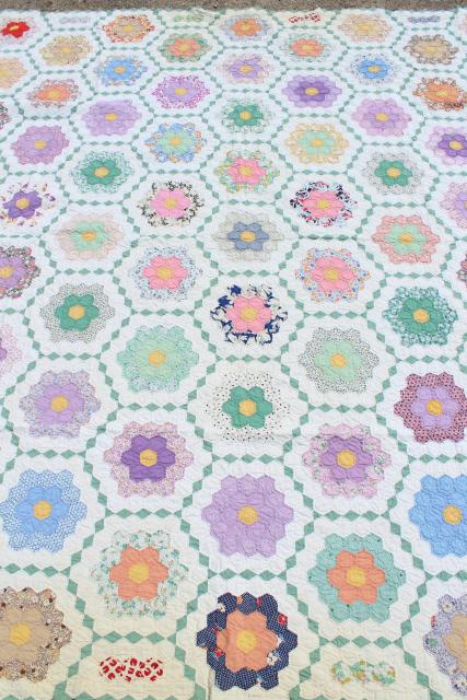 photo of 30s 40s vintage Grandma's flower garden quilt, cotton print fabric hexies on pink #9