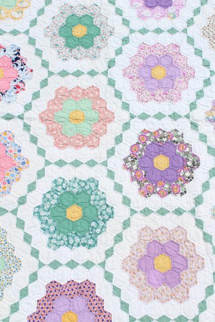 photo of 30s 40s vintage Grandma's flower garden quilt, cotton print fabric hexies on pink #11