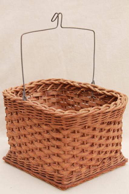 photo of 30s 40s vintage wash day clothesline basket to hold clothespins on a laundry line #1