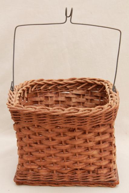 photo of 30s 40s vintage wash day clothesline basket to hold clothespins on a laundry line #4