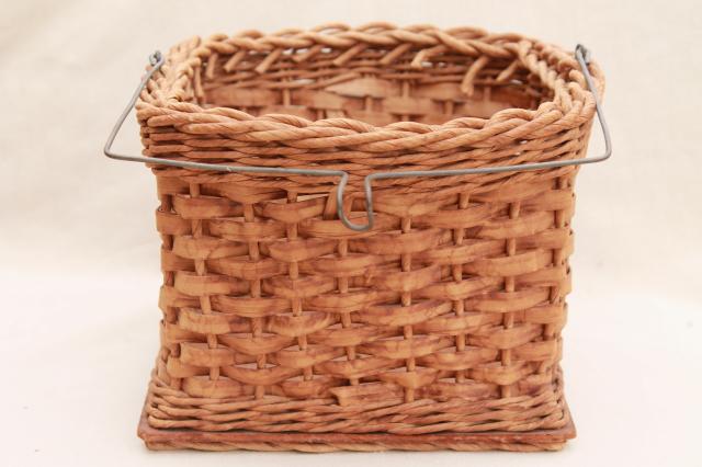 photo of 30s 40s vintage wash day clothesline basket to hold clothespins on a laundry line #6