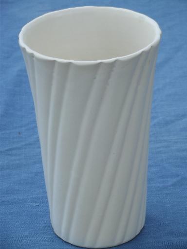 photo of 30s vintage art deco Ray Murray Cal-Art Bauer pottery vase, matte white #1