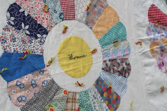 photo of 30s vintage friendship quilt, feedsack prints dresden plate autograph album quilt #15