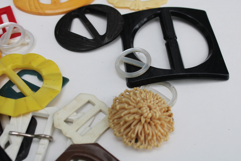 photo of 40+ vintage ladies belt buckles, bakelite & catalin, early plastic, mother of pearl shell  #5