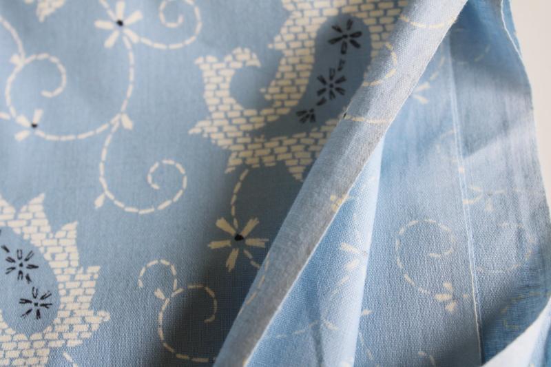 photo of 40s 50s vintage cotton fabric 'stitching' print paisley white on light blue #2