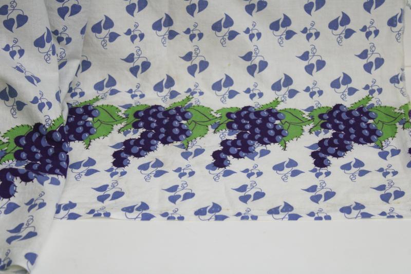 photo of 40s 50s vintage cotton feed sack fabric, border print blue & green grapes #2