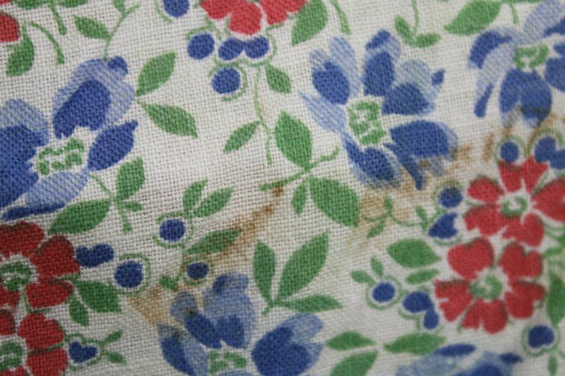 photo of 40s 50s vintage cotton feed sack fabric, floral print red & blue flowers #3