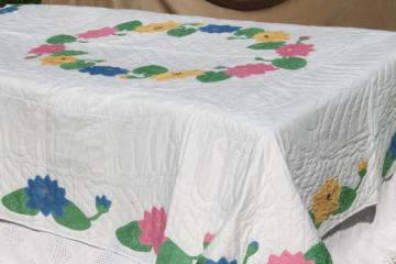 catalog photo of 40s 50s vintage hand-stitched cotton applique quilt bedspread w/ water lily flowers