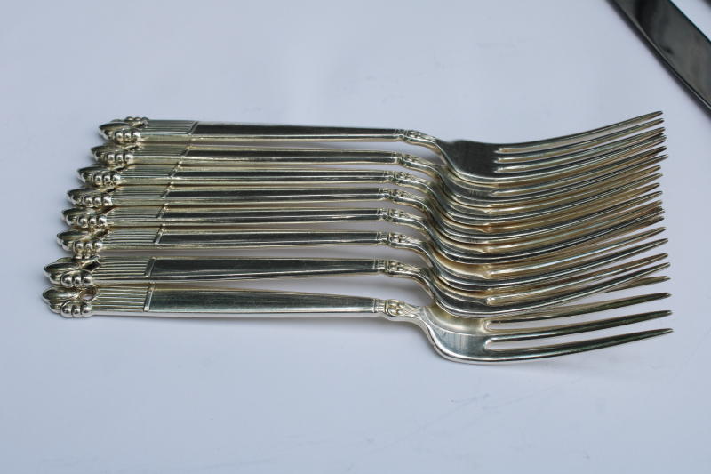photo of 40s vintage Guildcraft silver plate flatware Astrid dinner & salad forks, butter & table knives  #5