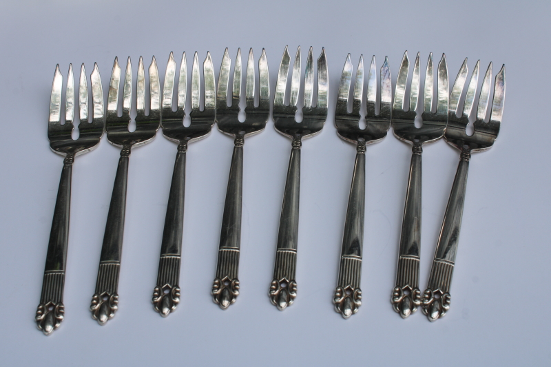 photo of 40s vintage Guildcraft silver plate flatware Astrid dinner & salad forks, butter & table knives  #6