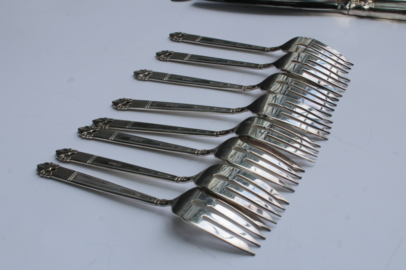 photo of 40s vintage Guildcraft silver plate flatware Astrid dinner & salad forks, butter & table knives  #7