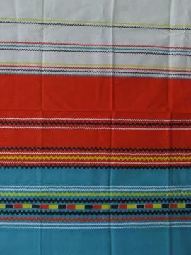 catalog photo of 40s vintage Mexican colors rick-rack border print cotton fabric