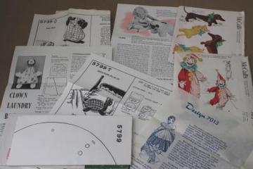 catalog photo of 40s vintage sewing patterns lot stuffed toys, animals, clown dolls & weiner dogs