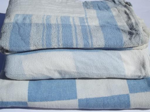 photo of 40s-50s vintage camp blankets, old blue and white plaid cotton blanket lot #1