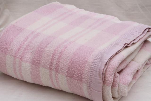 photo of 40s-50s vintage fold over camp blankets, double length long pink plaid glamping bunk blankets #10