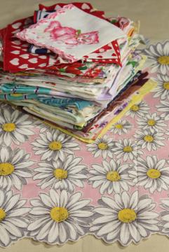 catalog photo of 50+ vintage printed cotton handkerchiefs, huge lot of hankies w/ flowers, holiday prints