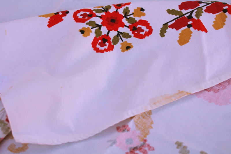 photo of 50s 60s vintage chickens print kitchen tablecloth, folk art flowers, roosters weathervanes #6