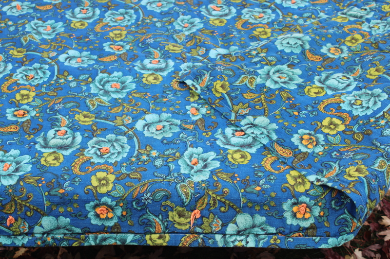 photo of 50s 60s vintage cotton barkcloth tied quilt comforter, mod floral print greens & blues  #2