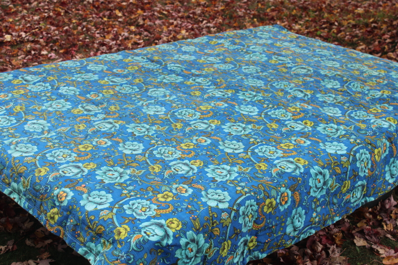 photo of 50s 60s vintage cotton barkcloth tied quilt comforter, mod floral print greens & blues  #8