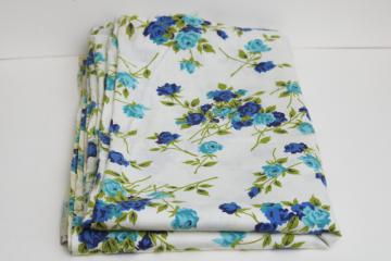 catalog photo of 50s 60s vintage fabric w/ blue roses print, smooth crisp cotton sheeting