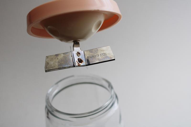 photo of 50s 60s vintage pink kitchen chopper w/ glass jar, hand chopper push down chopping blade #4