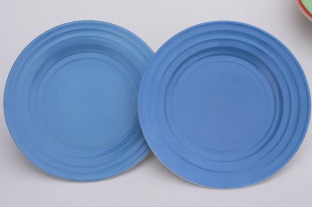 photo of 50s vintage Hazel Atlas Moderntone pastel platonite plates set of 8, pink, green, blue, yellow #5