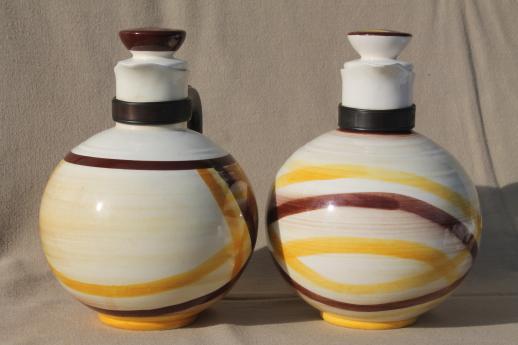 photo of 50s vintage coffee carafe pitchers, Vernon Kilns Organdie brown & yellow plaid pottery #7