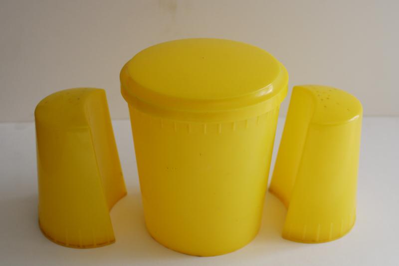 photo of 50s vintage kitchen range set large shakers, lustroware type yellow plastic  #1