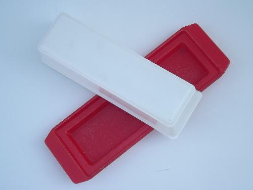 photo of 50s vintage red and white plastic butter dish, Baraboo RamboWare indian mark #2