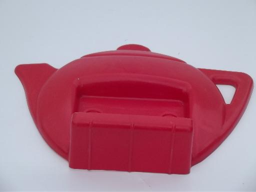 photo of 50s vintage red & white plastic S&P set, wall rack range shakers in teapot #10