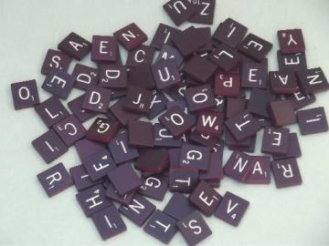 catalog photo of 50s vintage scrabble tiles, burgundy red wood letters, letter tile lot