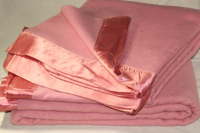 photo of 50s vintage thick pure wool bed blankets, rose pink w/ satin binding #1