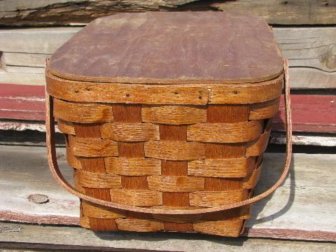 photo of 50's vintage wood splint basket picnic hamper, holds utensils on lid #4