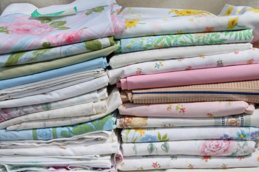 photo of 60s 70s 80s vintage flower print fabric bed sheets, huge lot of retro linens #1