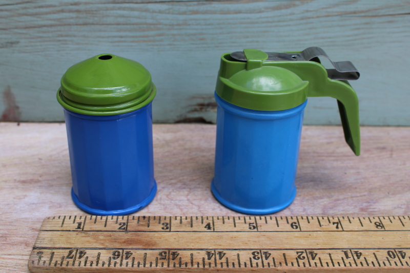 photo of 60s 70s vintage Gemco glass sugar shaker & creamer pitcher, retro avocado green & blue #6