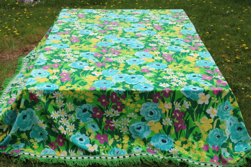 photo of 60s 70s vintage Sears bedspread bright flowered print w/ fringe, green, aqua, purple, white daisies  #1