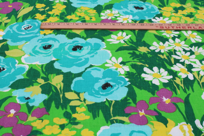 photo of 60s 70s vintage Sears bedspread bright flowered print w/ fringe, green, aqua, purple, white daisies  #4