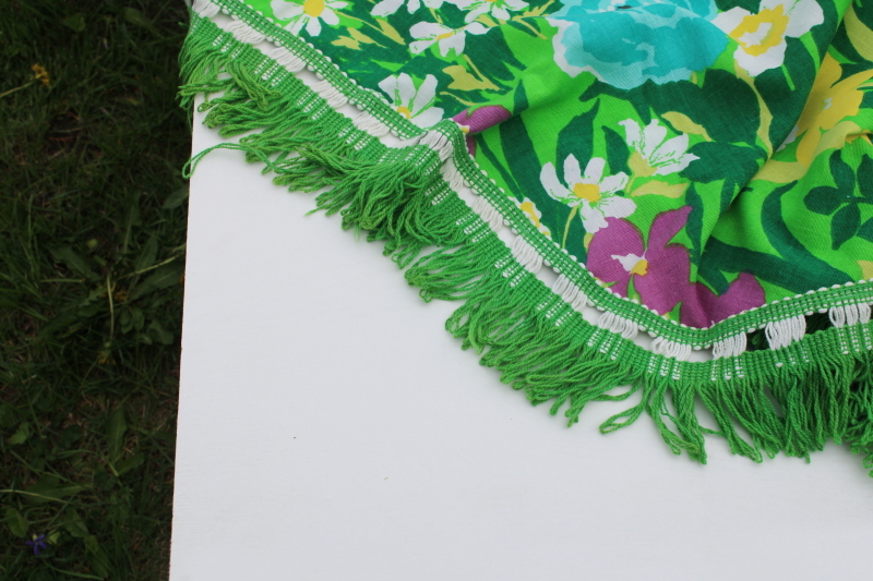 photo of 60s 70s vintage Sears bedspread bright flowered print w/ fringe, green, aqua, purple, white daisies  #5