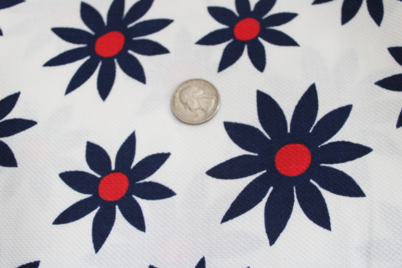 photo of 60s 70s vintage cotton pique fabric, flower power daisies print red & blue #2