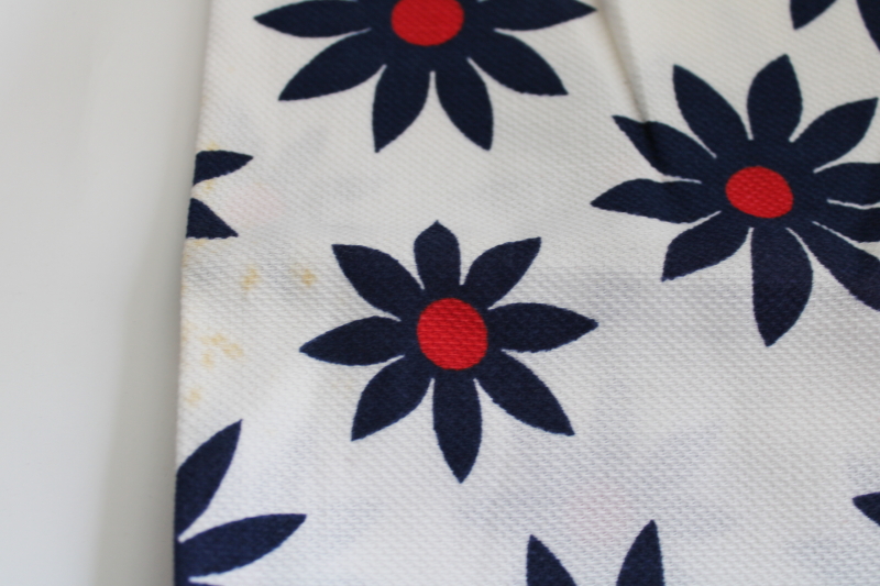 photo of 60s 70s vintage cotton pique fabric, flower power daisies print red & blue #5