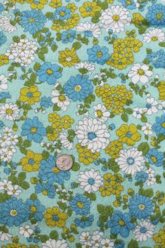 catalog photo of 60s 70s vintage daisy print cotton terrycloth towel fabric, aqua blue & chartreuse