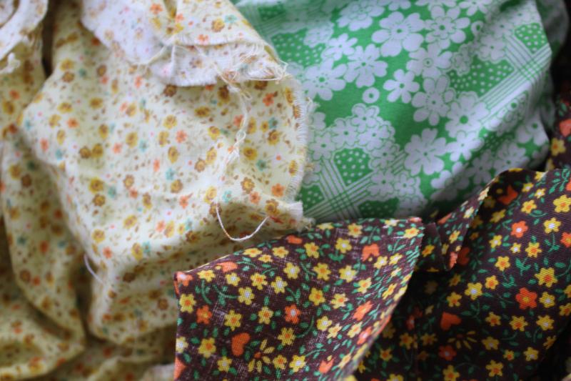 photo of 60s 70s vintage fabric print cotton scraps, pieces for quilting sewing craft projects #3