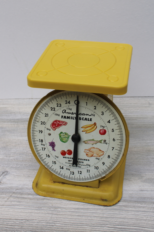 photo of 60s 70s vintage kitchen scale, works, original graphics yellow paint metal #1